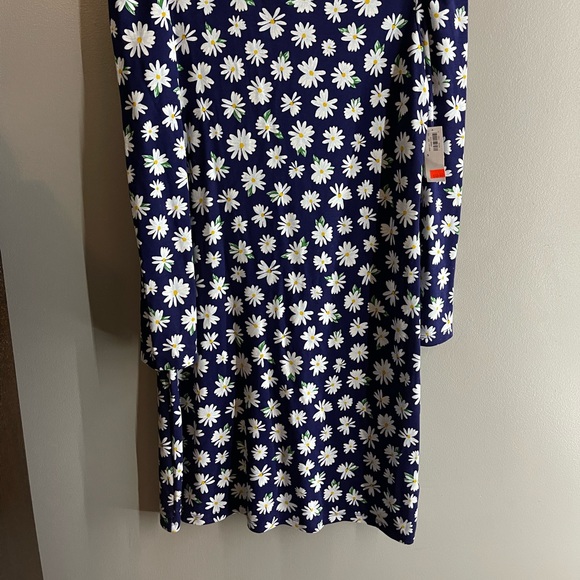 NWT - Picture 3 of 3